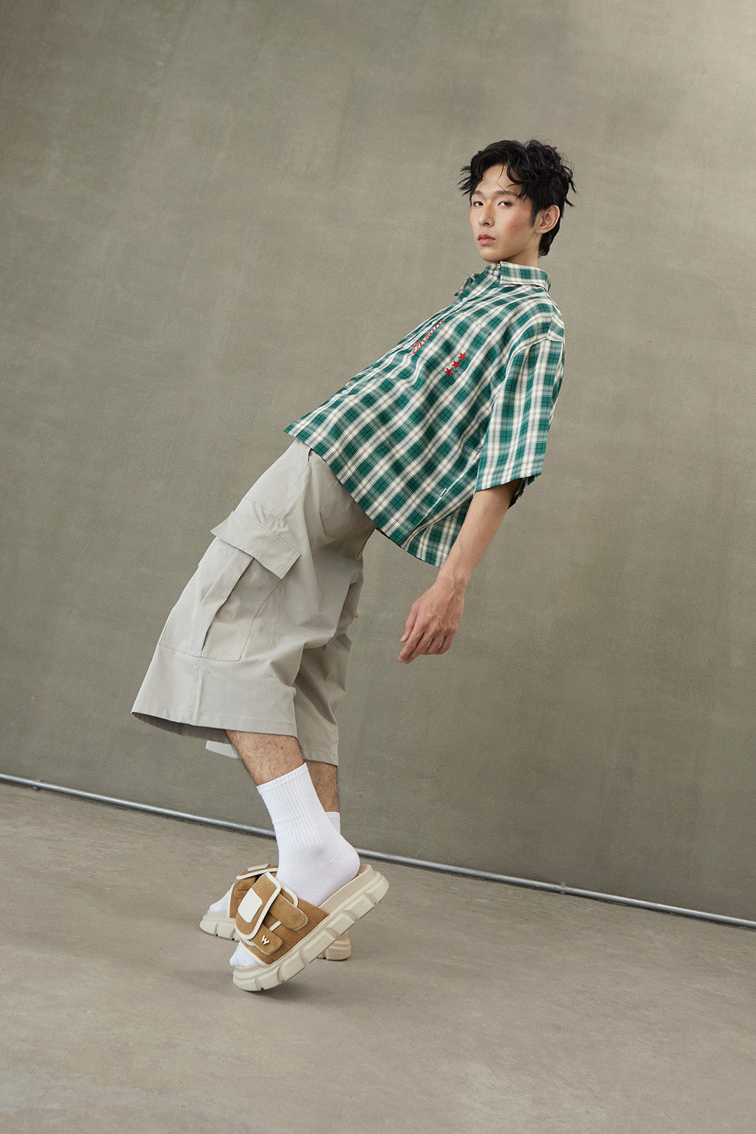 THEWOLF STRAP SLIDE SANDAL